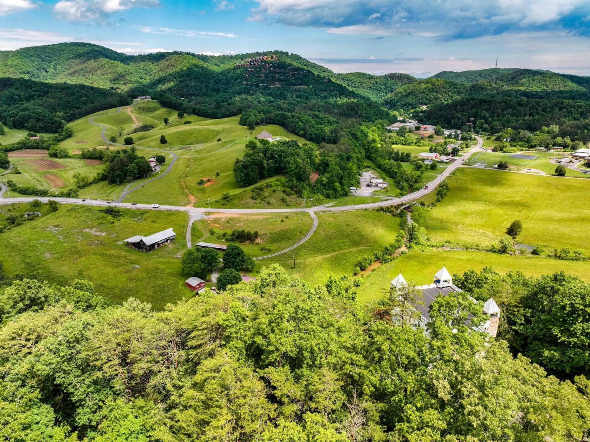 Mountain Views At Dolly'S Castle Unit 3 Villa Сивиървил Екстериор снимка